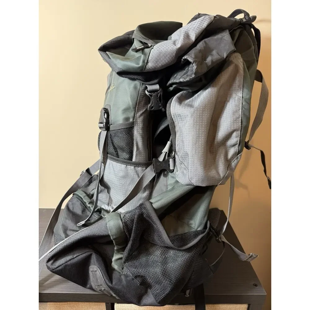 Cabelas 58L Internal Frame Hiking Camping Backpack Detachable Daypack 2 Bladders